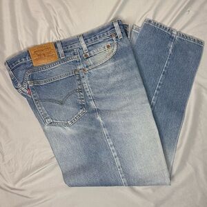 Vintage 90's Levi's Men's 550
Relaxed Fit Straight Leg Jeans
Sz W36XL29
